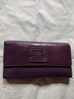Fossil Leather Wallet - Plum